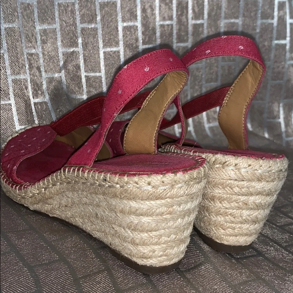 Clark’s artisan red wedge 7.5